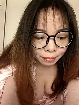 Snapshot of aa520uv chatting on 03.18.25 aa520uv online show from 03.18.25