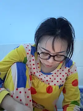 Snapshot of aa520uv chatting on 10.24.25 aa520uv online show from 10.24.25