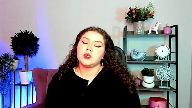 Snapshot of FlorenceAnderson chatting on 03.12.25 FlorenceAnderson online show from 03.12.25