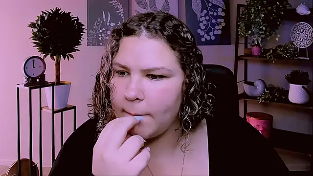 Snapshot of FlorenceAnderson chatting on 09.10.25 FlorenceAnderson online show from 09.10.25