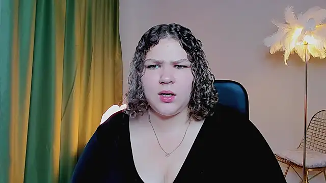 Snapshot of FlorenceAnderson chatting on 09.18.25 FlorenceAnderson online show from 09.18.25