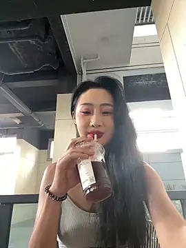 Snapshot of linger-23 chatting on 10.07.25 linger-23 online show from 10.07.25