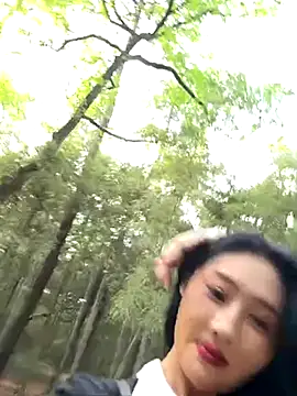 Snapshot of linger-23 chatting on 10.08.25 linger-23 online show from 10.08.25