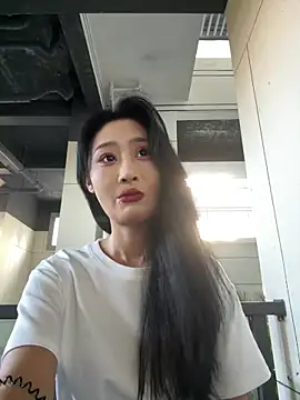 Snapshot of linger-23 chatting on 10.09.25 linger-23 online show from 10.09.25