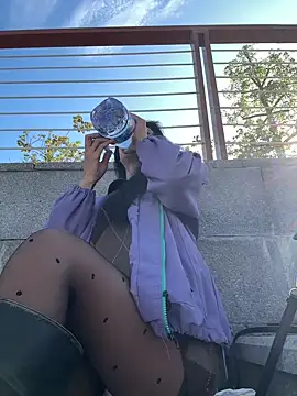 linger-23 online show from 12.23.25