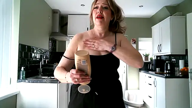 MissHoneyPenny online show from 05.27.26