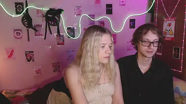 Snapshot of Your_Horny_Friends chatting on 10.12.25 Your Horny Friends online show from 10.12.25