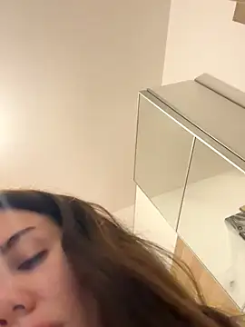 Snapshot of CelineReys chatting on 10.18.25 CelineReys online show from 10.18.25