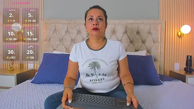 Hera goddesss online show from 11.04.25