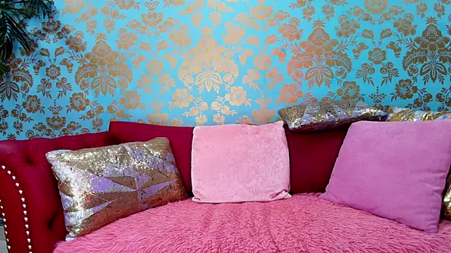 EmmaReyez online show from 11.04.25