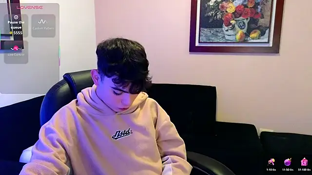 lukeboyce33 online show from 10.25.25