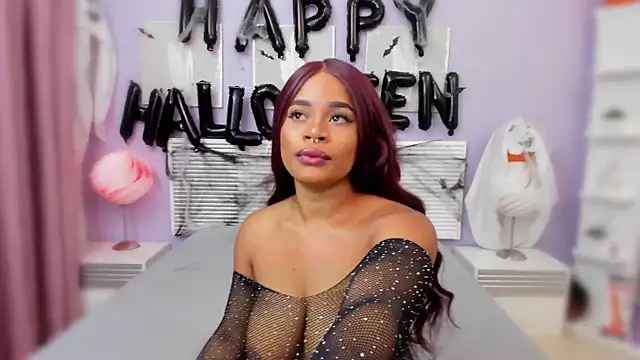 Snapshot of SammyDesire_10 chatting on 10.18.25 SammyDesire 10 online show from 10.18.25