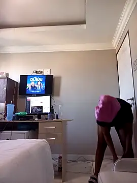 Snapshot of Hotytoty26 chatting on 10.04.25 Hotytoty26 online show from 10.04.25