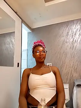 Snapshot of Hotytoty26 chatting on 10.11.25 Hotytoty26 online show from 10.11.25