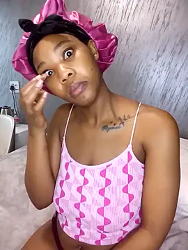 Snapshot of Hotytoty26 chatting on 10.28.25 Hotytoty26 online show from 10.28.25