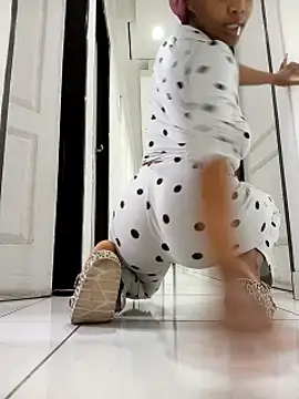 Snapshot of Hotytoty26 chatting on 11.12.25 Hotytoty26 online show from 11.12.25