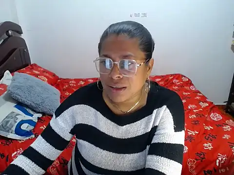 Tu-Reina online show from 10.21.25