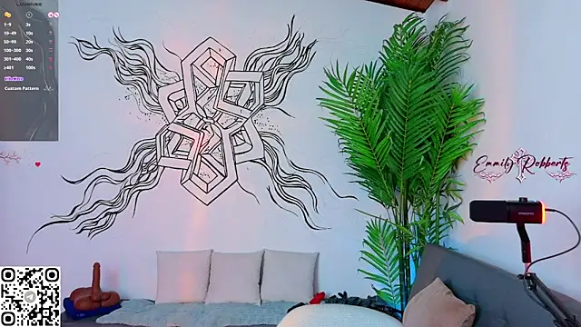 Emmi Roberts online show from 04.17.26