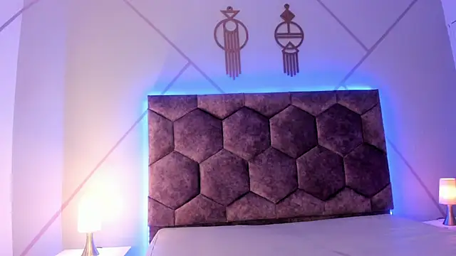 Chloe Durand  online show from 03.20.25