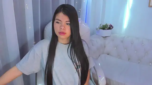 Snapshot of Pretty_Johnson_ chatting on 10.19.25 Pretty Johnson online show from 10.19.25