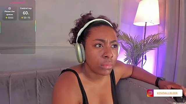 Snapshot of Kendallbleer chatting on 09.24.25 Kendallbleer online show from 09.24.25