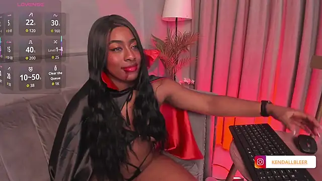 Snapshot of Kendallbleer chatting on 10.16.25 Kendallbleer online show from 10.16.25