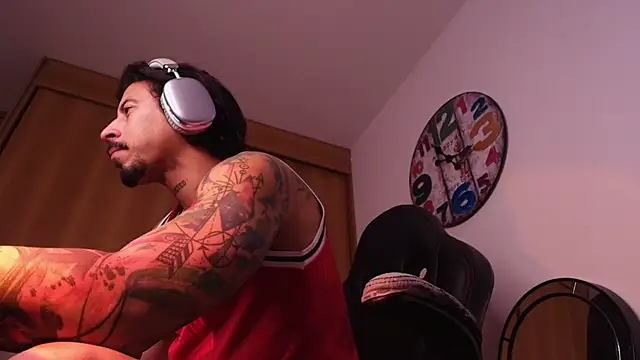 josemeirelesfox online show from 10.11.25