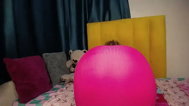 Snapshot of blackrose001 chatting on 10.17.25 blackrose001 online show from 10.17.25