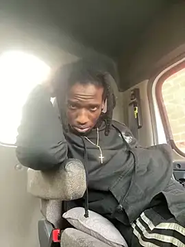 Sir-Tucker online show from 03.17.25