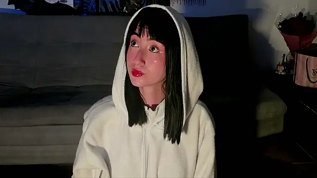 pauline rouge online show from 10.06.25