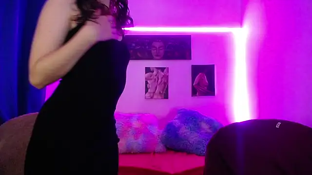 Snapshot of TwinFlamesX chatting on 09.24.25 TwinFlamesX online show from 09.24.25