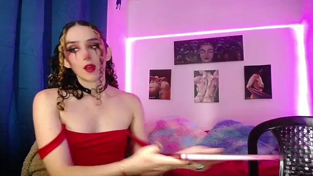 Snapshot of TwinFlamesX chatting on 10.04.25 TwinFlamesX online show from 10.04.25