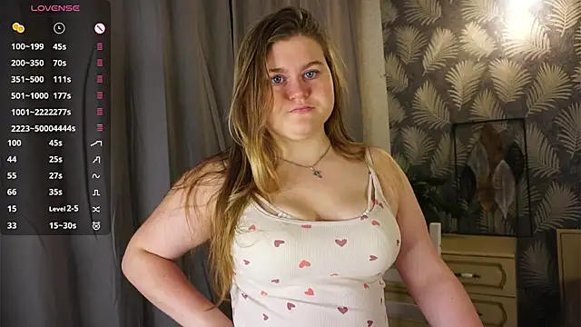 Snapshot of SibleyAllston chatting on 10.08.25 SibleyAllston online show from 10.08.25