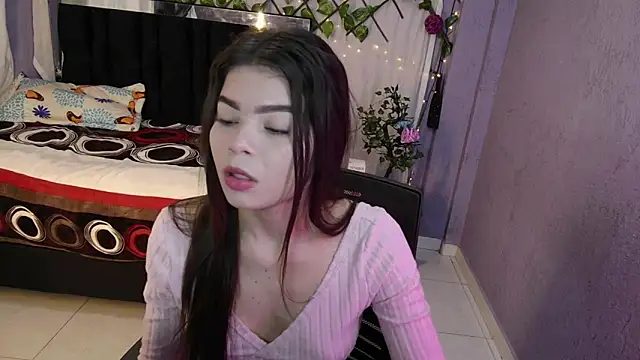 Snapshot of sweet_c4ndy chatting on 10.07.25 sweet c4ndy online show from 10.07.25