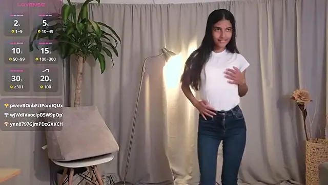 Snapshot of YuliethPetite chatting on 02.25.26 YuliethPetite online show from 02.25.26