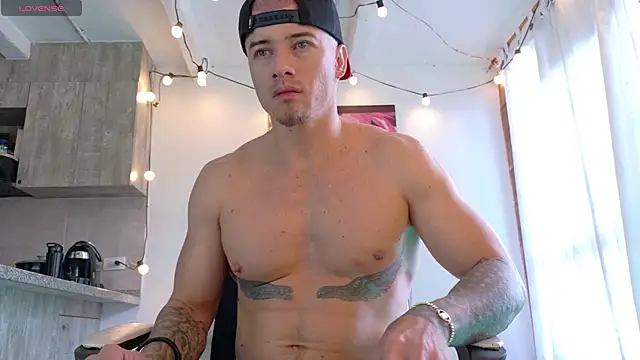 Snapshot of Ryannblue07 chatting on 10.04.25 Ryannblue07 online show from 10.04.25