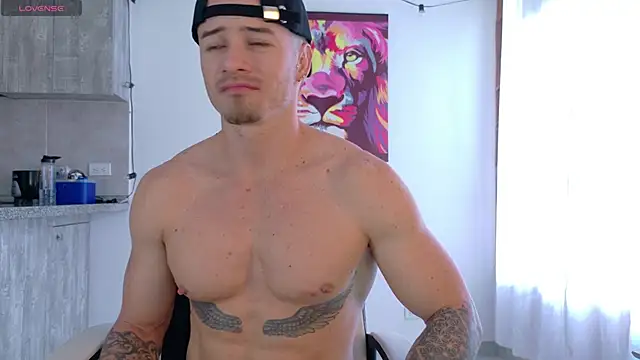 Snapshot of Ryannblue07 chatting on 11.01.25 Ryannblue07 online show from 11.01.25