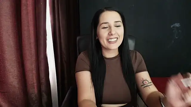 missdyaa online show from 10.05.25