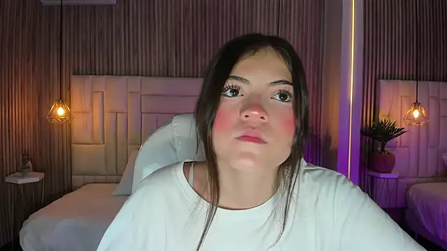 Snapshot of DulceVela_ chatting on 10.02.25 DulceVela online show from 10.02.25