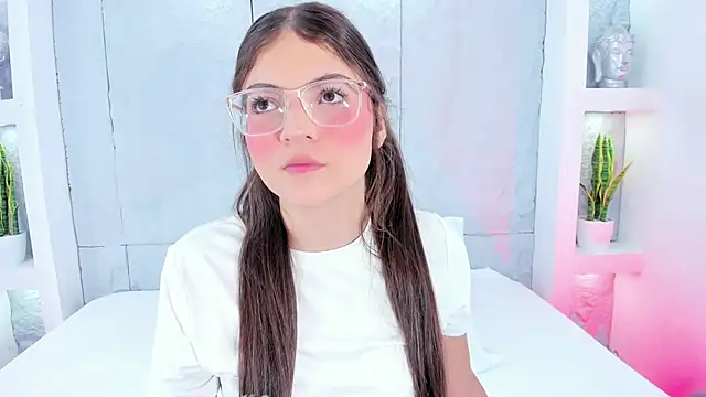 Snapshot of DulceVela_ chatting on 10.24.25 DulceVela online show from 10.24.25