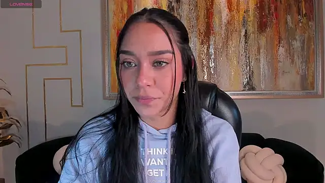 AmaliaCrus online show from 10.17.25