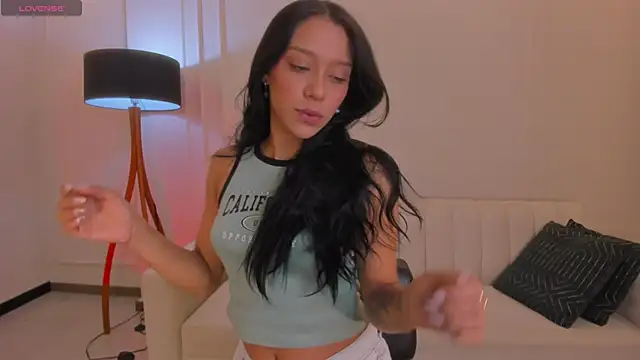 AmaliaCrus online show from 10.20.25