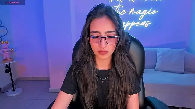 LarisaSmirnov online show from 10.17.25