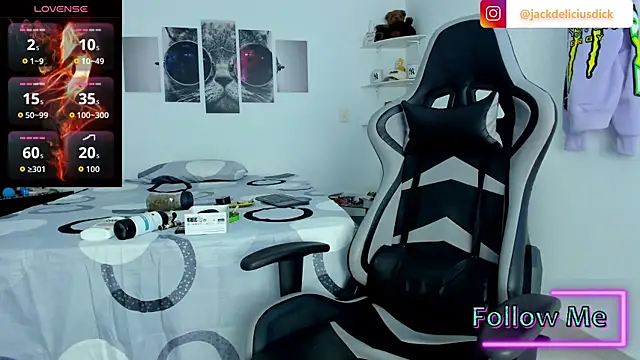 Snapshot of jackdeliciusdick chatting on 10.31.25 jackdeliciusdick online show from 10.31.25