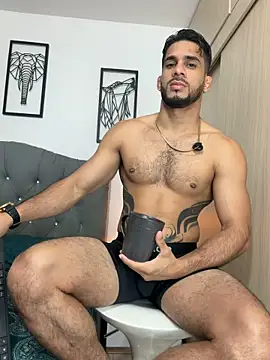 Snapshot of Maximiliano_ford chatting on 05.17.26 Maximiliano ford online show from 05.17.26