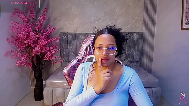 zhara rose s online show from 09.19.25