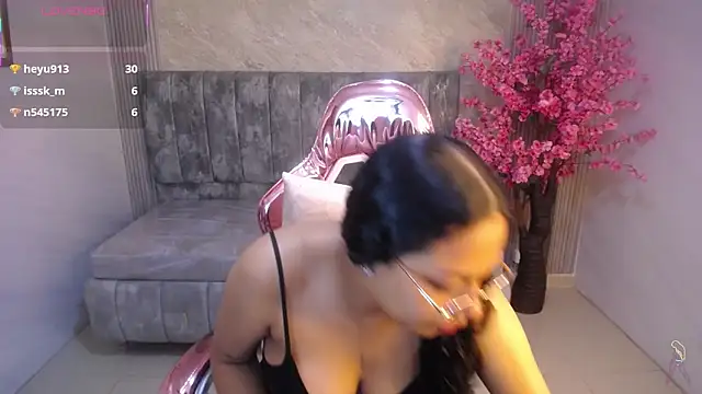 zhara rose s online show from 09.23.25