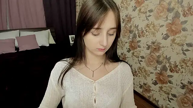 Snapshot of JulietMonli chatting on 10.18.25 JulietMonli online show from 10.18.25