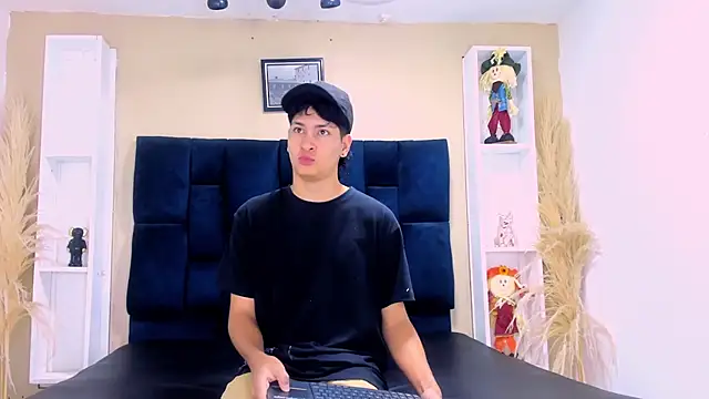 Jhojan twink online show from 10.01.25