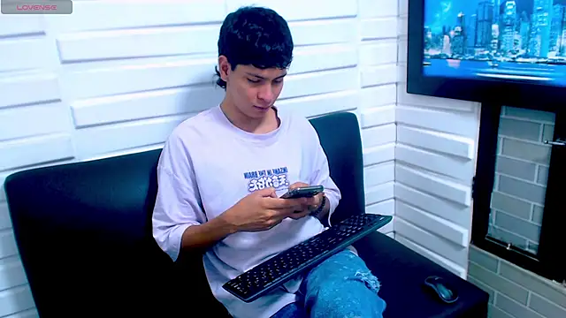 Jhojan twink online show from 11.15.25